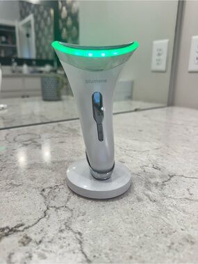 Blumene Women’s LED Face PRO 2.0